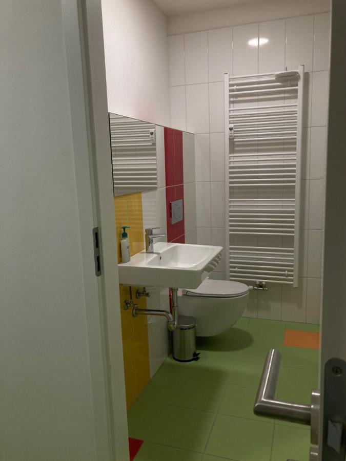 Capsule Hostel Zizkov Tower Praga Zewnętrze zdjęcie