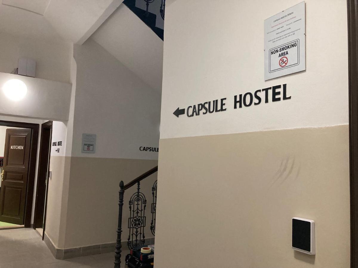 Capsule Hostel Zizkov Tower Praga Zewnętrze zdjęcie
