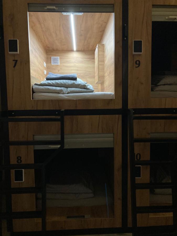 Capsule Hostel Zizkov Tower Praga Zewnętrze zdjęcie